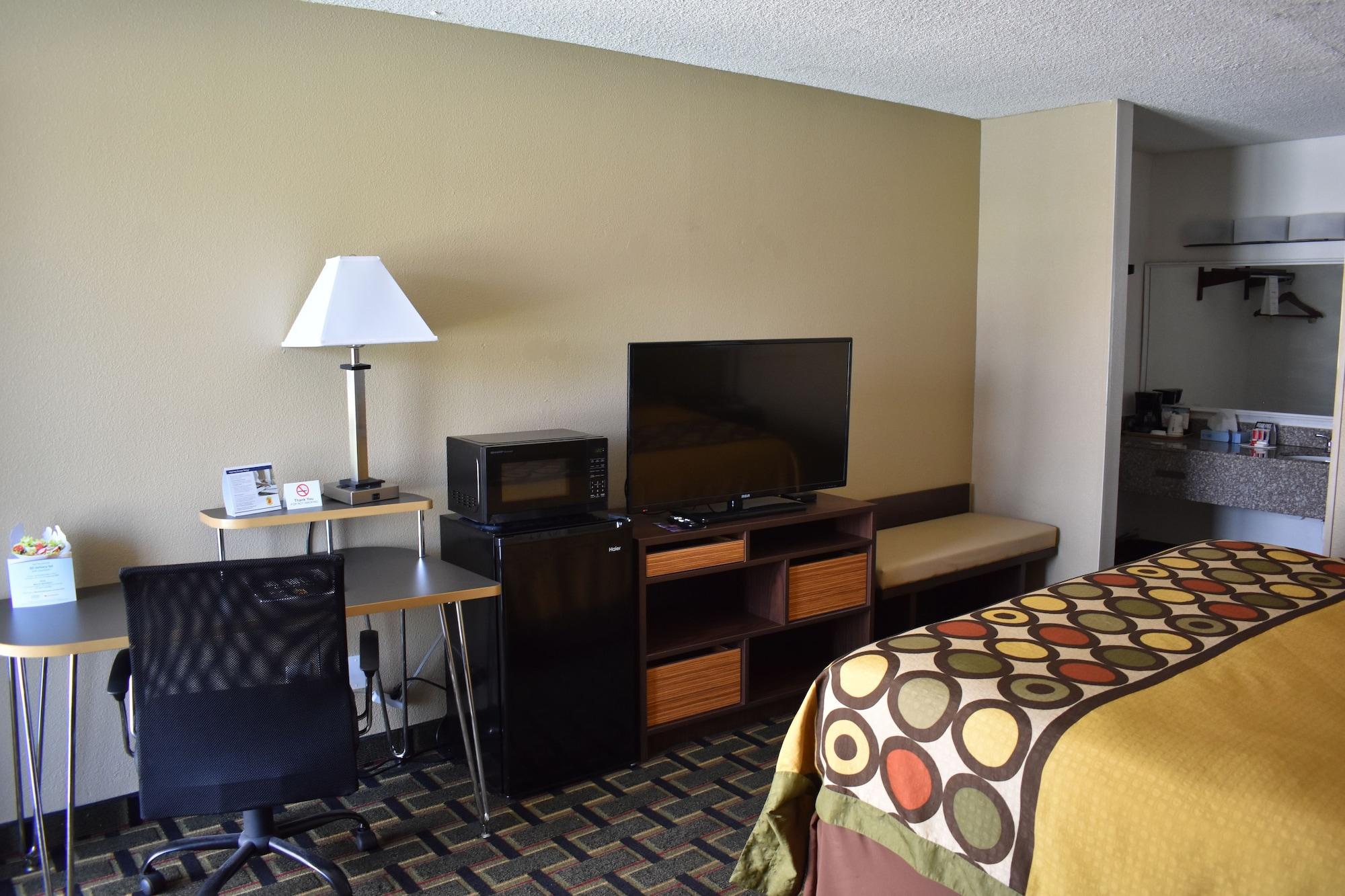 Super 8 By Wyndham I-75