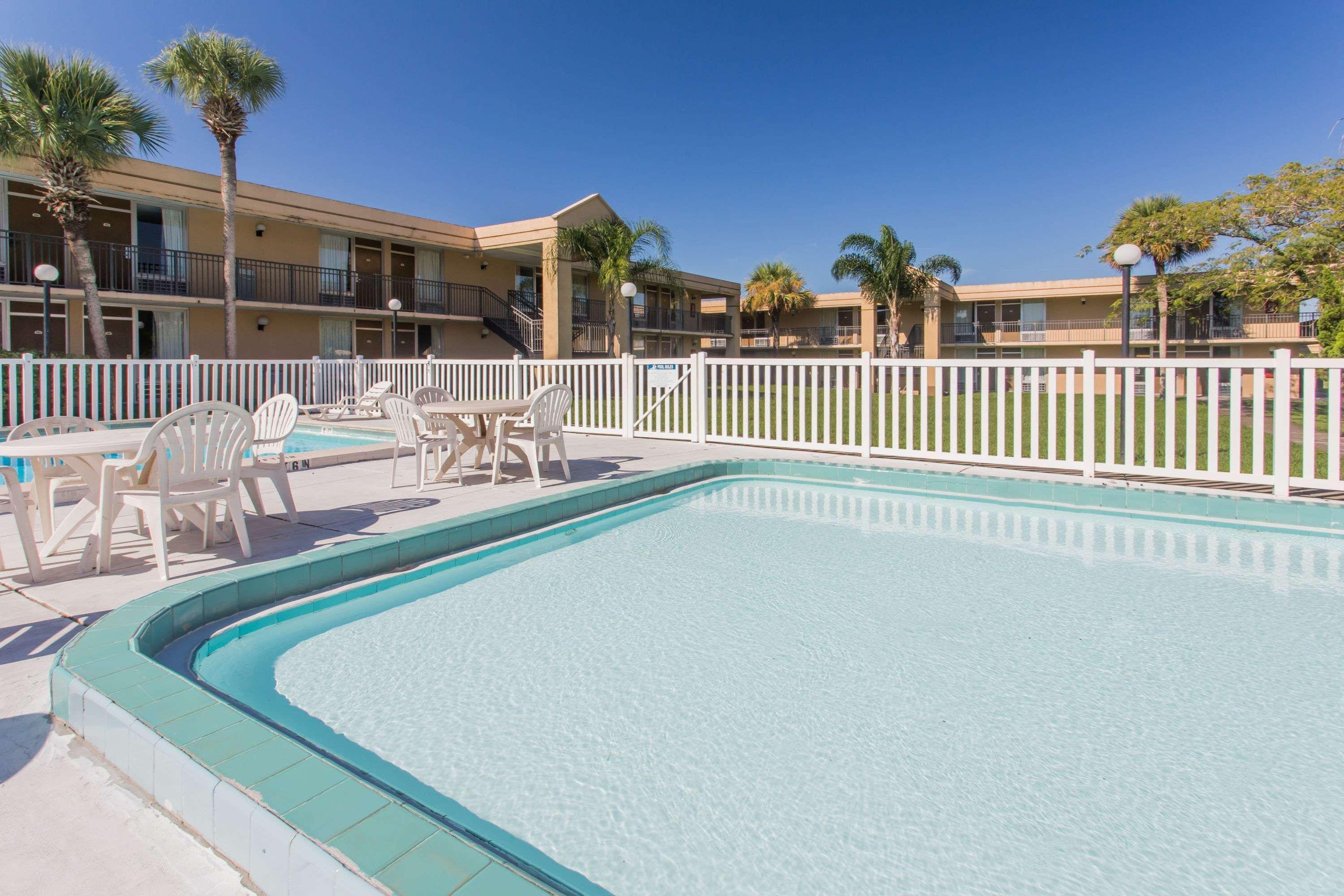 Super 8 By Wyndham I-75 Hotel Ocala
