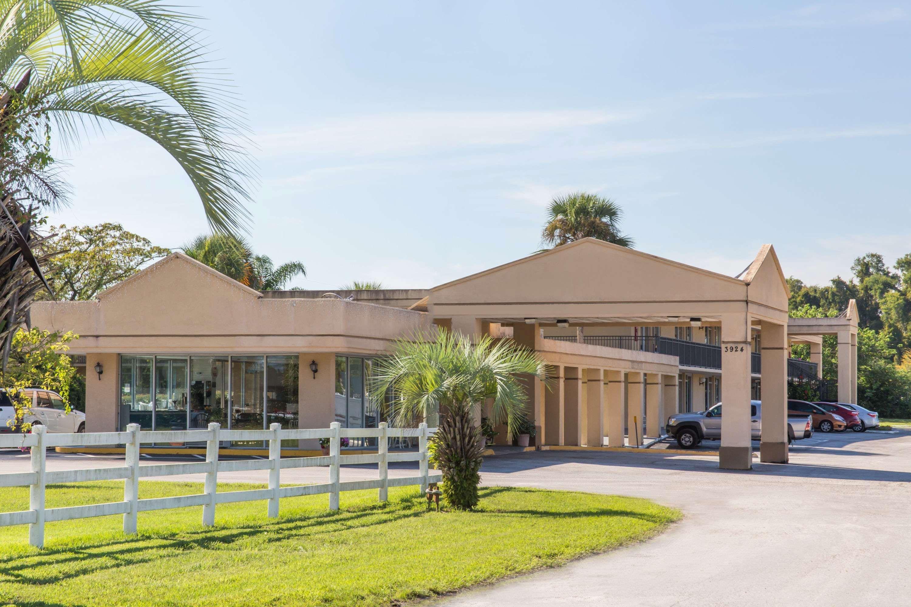 Hotel Super 8 By Wyndham I-75 Ocala