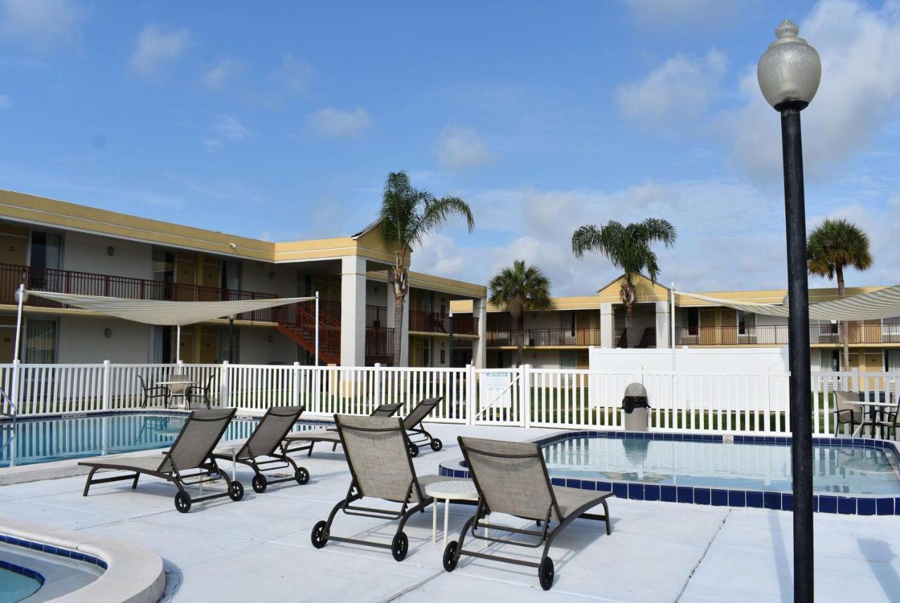 Super 8 By Wyndham I-75 Ocala