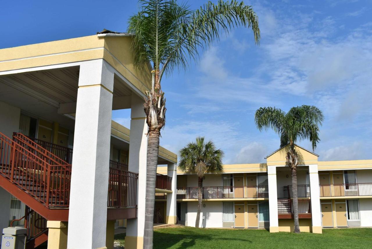 Hotel Super 8 By Wyndham I-75 Ocala