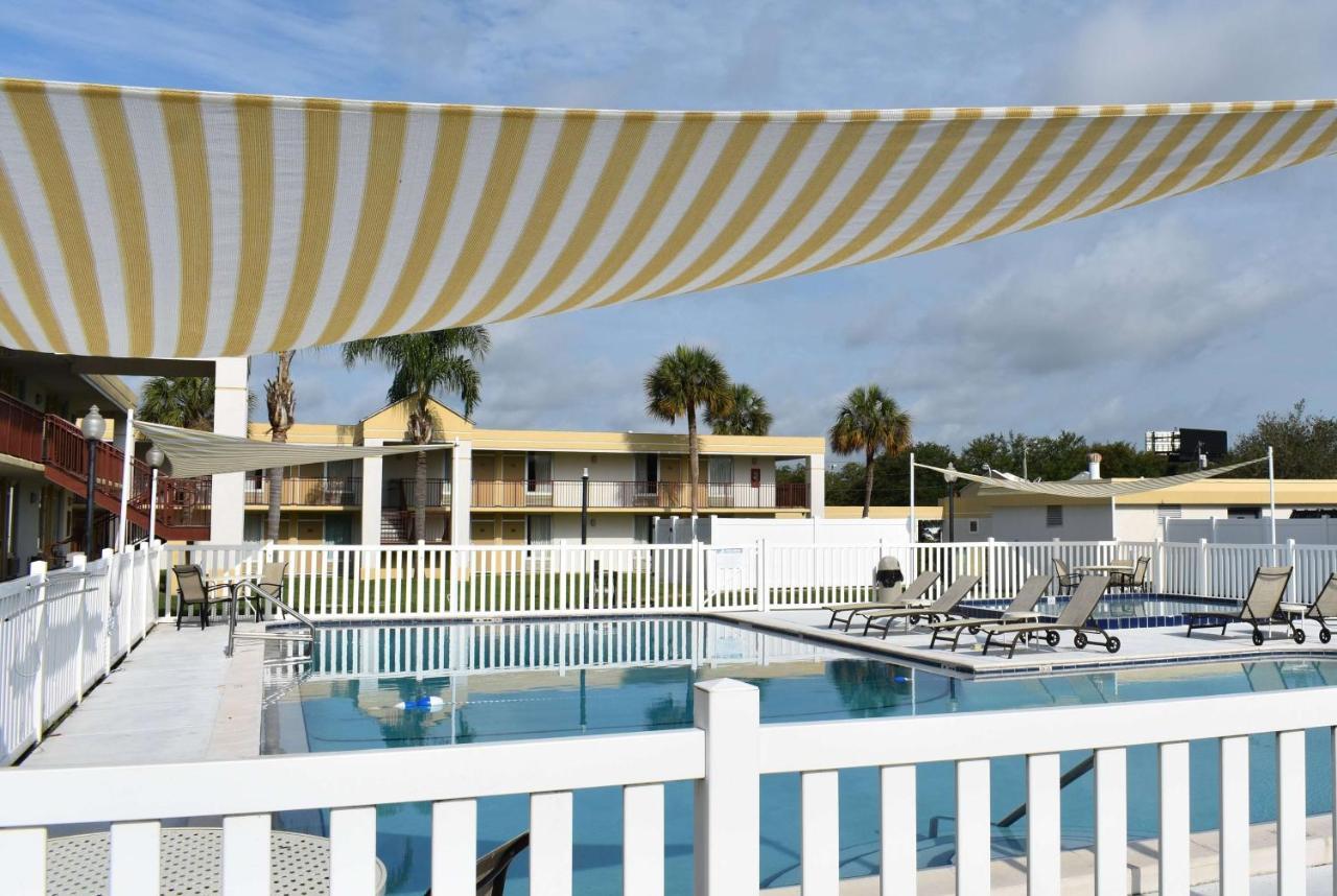 Super 8 By Wyndham I-75 3* Ocala