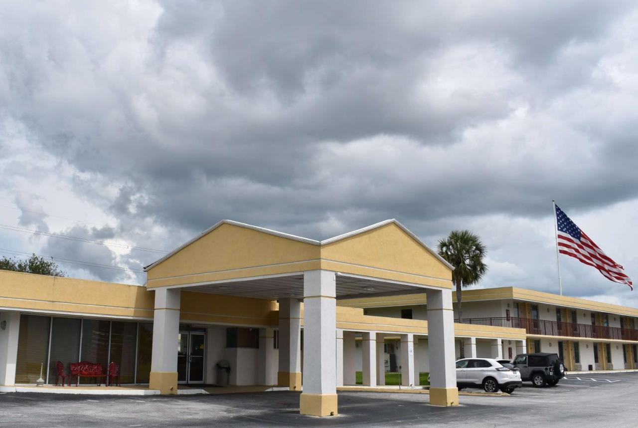 Super 8 By Wyndham I-75 Hotel 3*