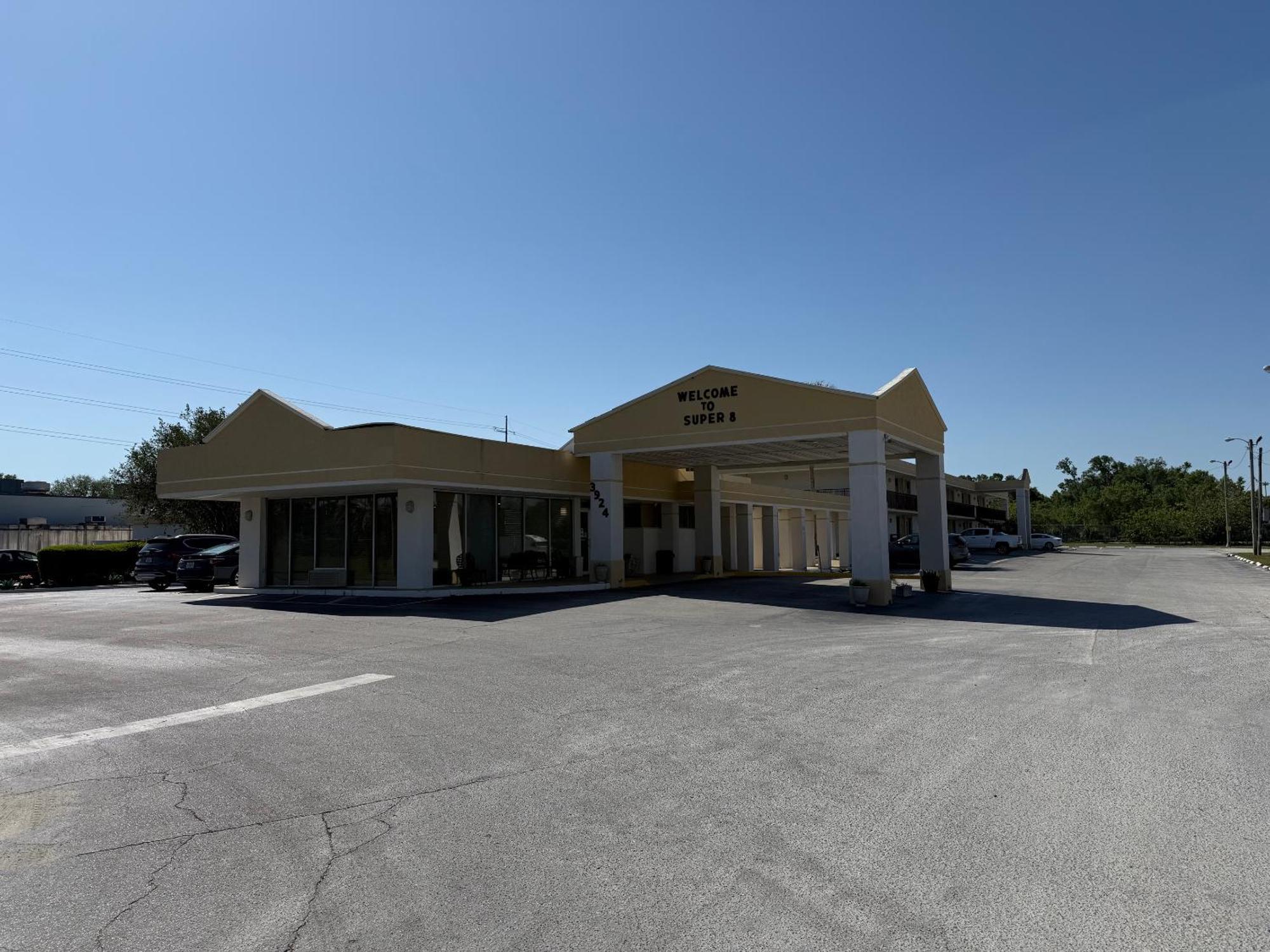 Super 8 By Wyndham I-75 3*