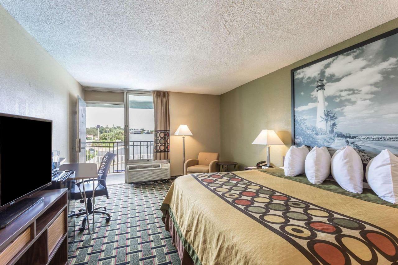 Super 8 By Wyndham I-75 Hotel 3*